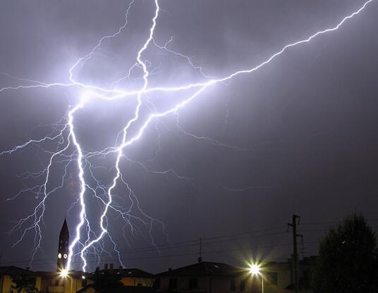 靜壓液位傳感器中的雷電保護(hù)如何工作?