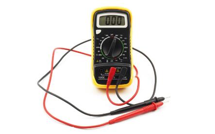 數(shù)字萬(wàn)用表維護(hù)電氣系統(tǒng)是一項(xiàng)艱巨的任務(wù)