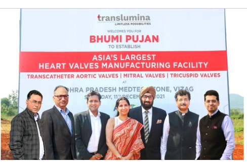 從左到右 - Kalyan Bhowal：制造主管，Pushpam Jha：制造和新項(xiàng)目總監(jiān)，Kewal Jindal：首席財(cái)務(wù)官，Punita Sharma Arora：聯(lián)合創(chuàng)始人，Gurmit Singh Chugh：聯(lián)合創(chuàng)始人，Rajeev Asri：主管 -監(jiān)管，Paritosh Arora：首席商務(wù)官